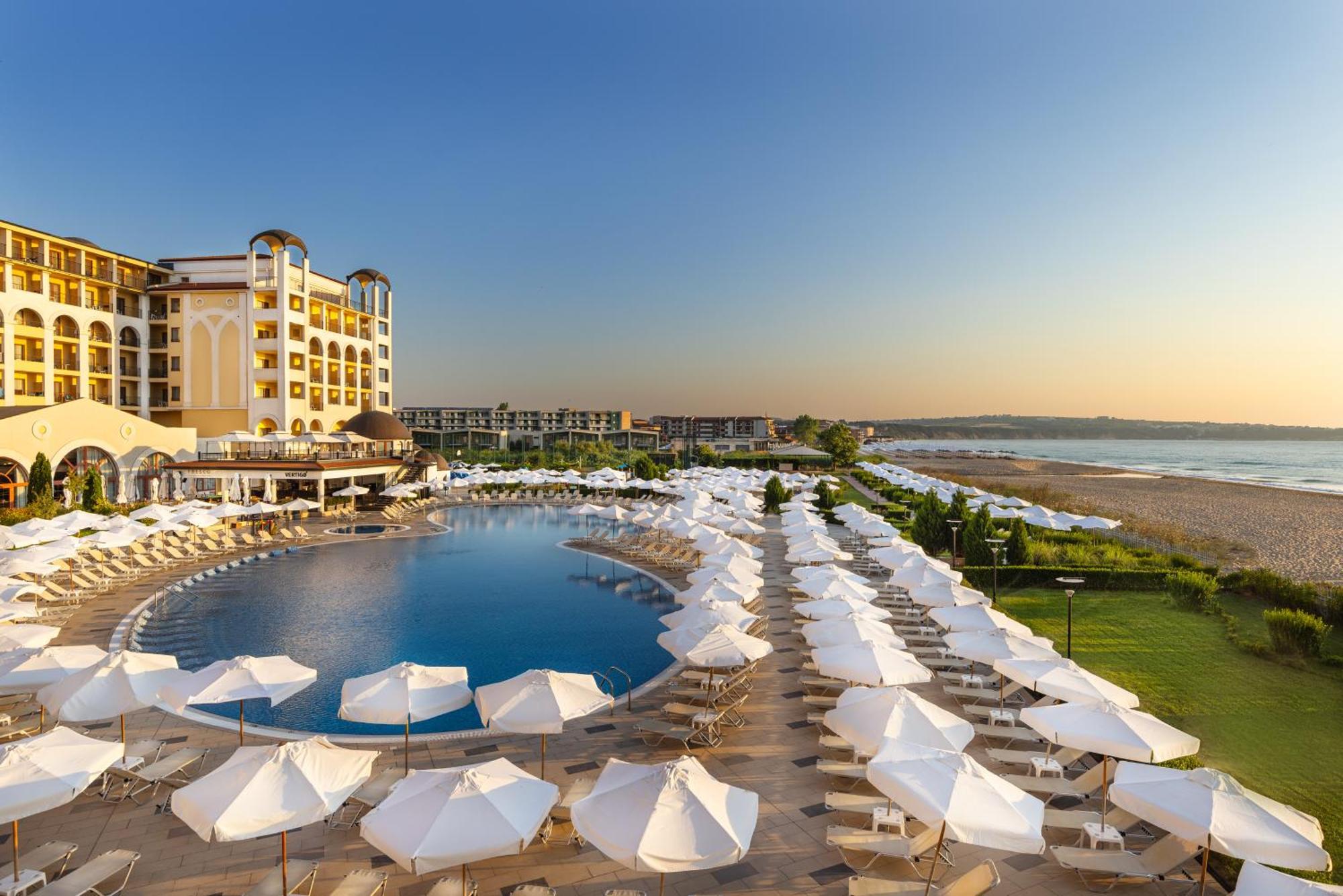 Отель Alua Helios Bay Обзор Экстерьер фото